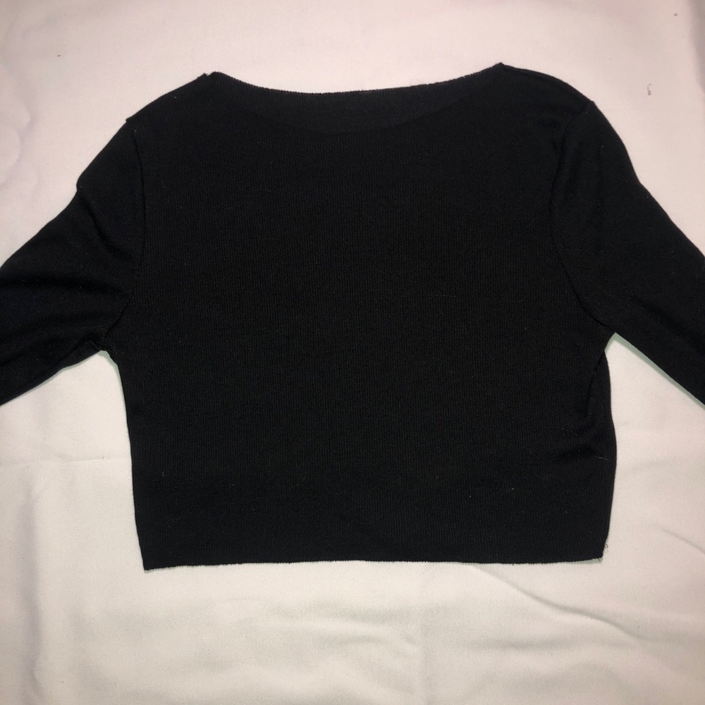 Black long sleeve crop top